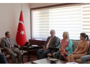 Alman Vekiller Kilis'teki Konteyner Kente Hayran Kaldı