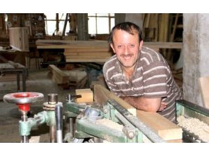 Sakat Haliyle Binlerce Eve İz Bıraktı