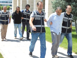 Yağma Şüphelilerini Sahte Plaka Üzerindeki Şirket Adı Yakalattı