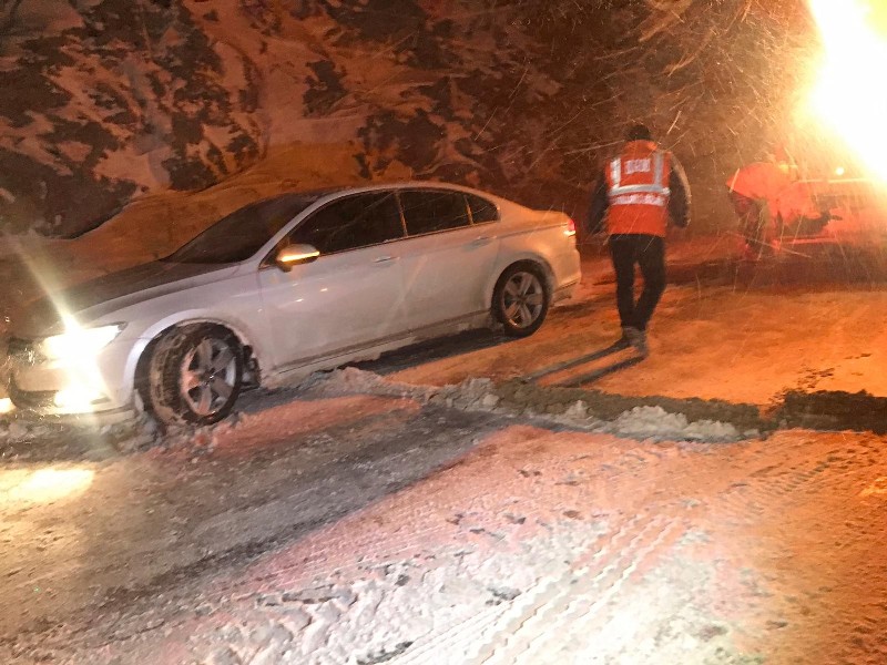 Antalya-Konya karayolunda ulaşıma kar ve tipi engeli