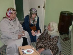 Yediveren Derneği İhtiyaç Sahiplerine Ramazan Yardımı Dağıttı