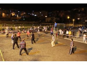 Hakkarililer Plaj Voleybolunu Sevdi