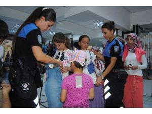 Polis Amcalarından Çocuklara Bayramlık