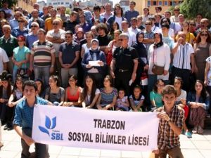 Sosyal Bilimler Lisesi Veli Ve Öğrencilerinden Taşınma Kararına Tepki