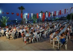 Taşucu’nda Belde Sakinleri Birlikte İftar Açtı