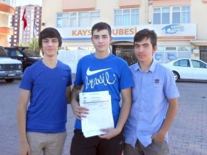 Öğrencilerden Ev Teslimi Ramazan Yardımı