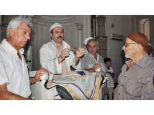 Alanya'da 200 Yıldır Muhafaza Edilen Sakal-ı Şerif'e Yoğun İlgi