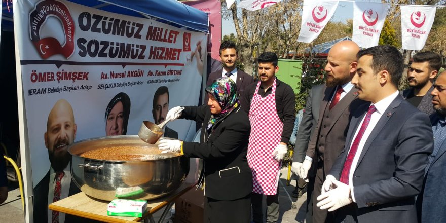 Çanakkale Zaferi anısına hoşaf dağıttılar