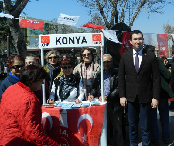 CHP şehitlerimiz için helva dağıttı