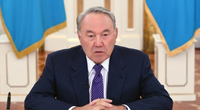 Nazarbayev görevinden istifa etti