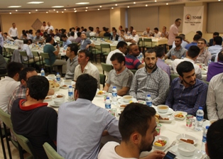 Genç girişimciler iftarda buluştu