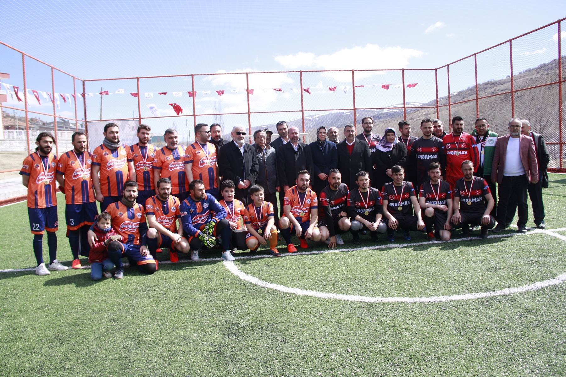 Bilecik Mahallesi gençleri futbol turnuvasıyla bir araya geldi