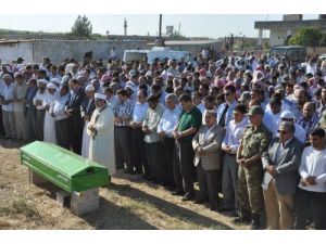 Suriye'den Seken Kurşunla Ölen Ramazan Zeybek Gözyaşları İle Toprağa Verildi