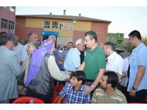 Şanlıurfa Valisi, Viranşehir’de Vatandaşlar İle Birlikte İftar Açtı