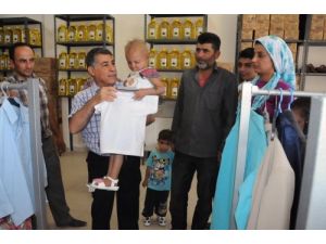 Bayram Öncesi İhtiyaç Sahibi Ailelere Gıda Ve Giyecek Yardımı