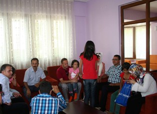 Bayram öncesi bin 300 çocuk sevindirildi