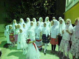 Elif Kur'an Kursu'ndan taç giyme programı