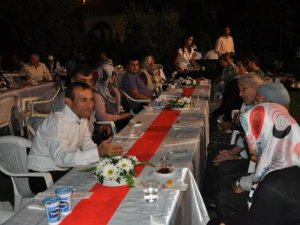Kaymakam Sonel'den şehit ailelerine iftar