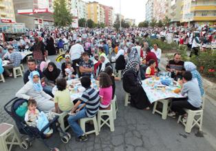 12 bin kişi iftarda buluştu