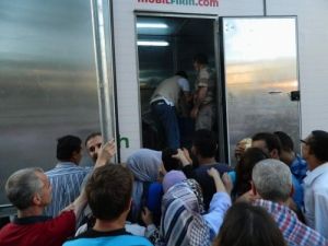 Bursa’dan Suriye’ye Tam Otomatik Seyyar Fırın Gönderildi