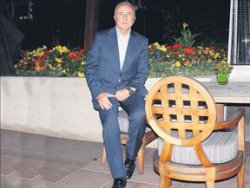 Aysal: Yan yana oturacaksak ben gelmem