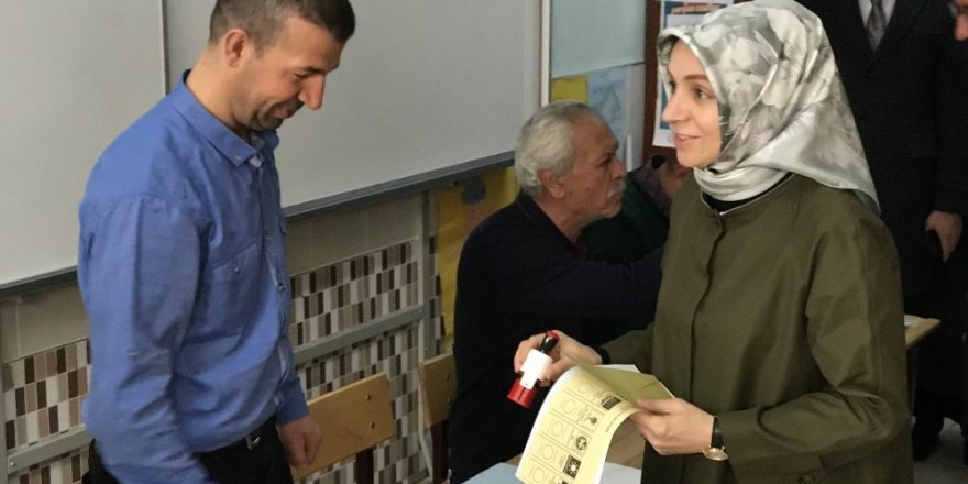 Leyla Şahin Usta oyunu kullandı