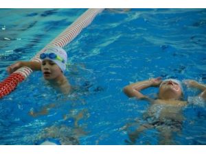 Bursa'da 20 Branşta 20 Bin Genç Sporla Buluştu