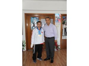 Arhavi'den İşitme Engelliler Olimpiyat Şampiyonu Çıktı