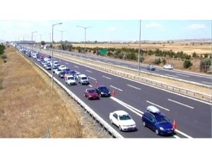 Tem Otoyolu Gerede Gişelerinde Yoğunluk Devam Ediyor