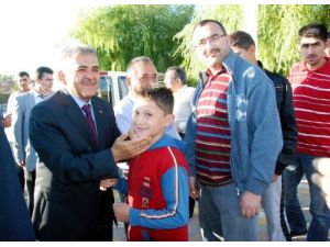 Başkan Büyükkılıç, Bayrama Vatandaşlarla Birlikte Girdi