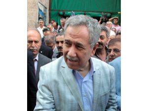 Arınç: Bayramı Buruk Yaşayan Mısır Ve Suriye'deki Müslümanlar İçin Dua Ediyoruz