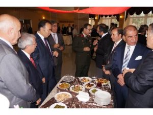 Erzurum Protokolü Bayramlaştı