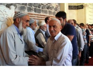 Diyarbakır 5. Harem-i Şerif'te 13 Asırlık Bayramlaşma Geleneği
