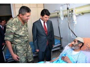 Vali Vekili Uyanık, Hastanede Vatandaşlarla Bayramlaştı