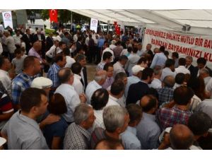 Denizli'de Bayramlaşma Törenine Binlerce Vatandaş Katıldı
