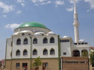 40 Bin Kişinin Bağışlarıyla Yapılan Cami İbadete Açıldı