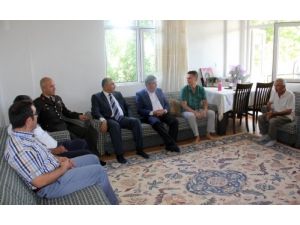 Bayramda Şehit Aileleri Unutulmadı