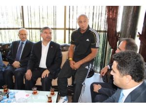 Bakan Yılmaz: Sivasspor Roberto Carlos İle Başarılı Olacaktır