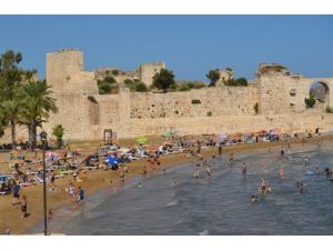 Kızkalesi'nde Bayram Yoğunluğu