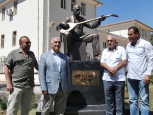 Aşık Kul Ahmet'in Memleketine Heykeli Dikildi
