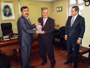 Vali Aydın Doğan Karapınar’ı ziyaret etti
