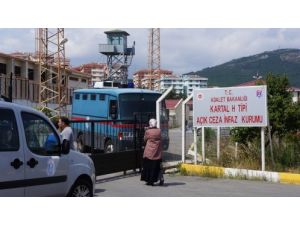 Mahkum Yakını Silahla Cezaevine Girdi