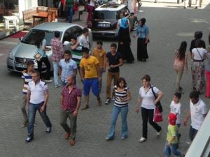 Alaplı'da Gençler 'Kızlar Bayramı'nda Biraraya Geldi