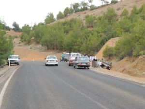 Düğüne Giderken Kaza Yaptılar: 4 Yaralı