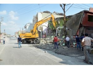 Mithatpaşa Mahallesi’nde Yıkım Sürüyor