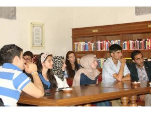 Acemi Gönüllülerden 'Kaybolan Erzurum' Sohbeti