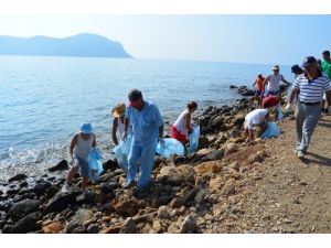 Silifke'de Vatandaşlar Mesire Alanları Ve Sahilde Temizlik Yaptı