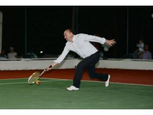 Uşak'ta Tenis Turnuvasının Tanıtımı Yapıldı