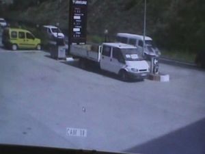 Ceza Yazılan Aracını Vermemek İçin Başına Silah Dayadı