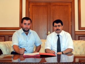 Hayırsever Vatandaş Arsasını Okul İçin Bağışladı